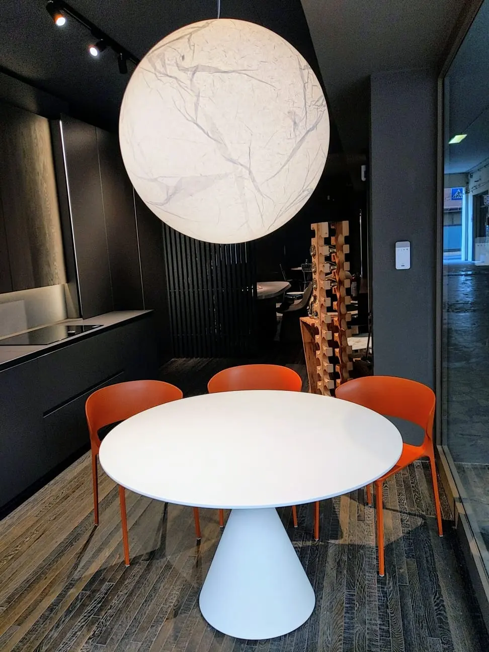 Gandini lab – Uno spazio espositivo costruito intorno con il cuore di uno studio di progettazione.